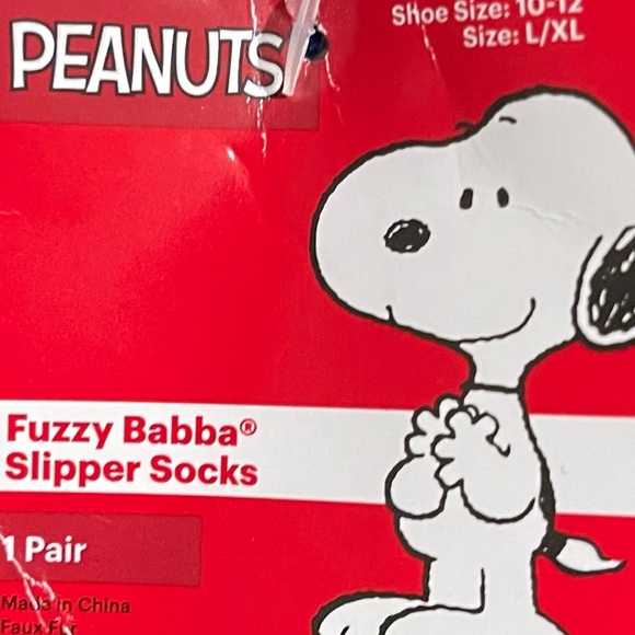 NWT Peanuts Fuzzy Babba Slippers in blue. - Picture 3 of 3